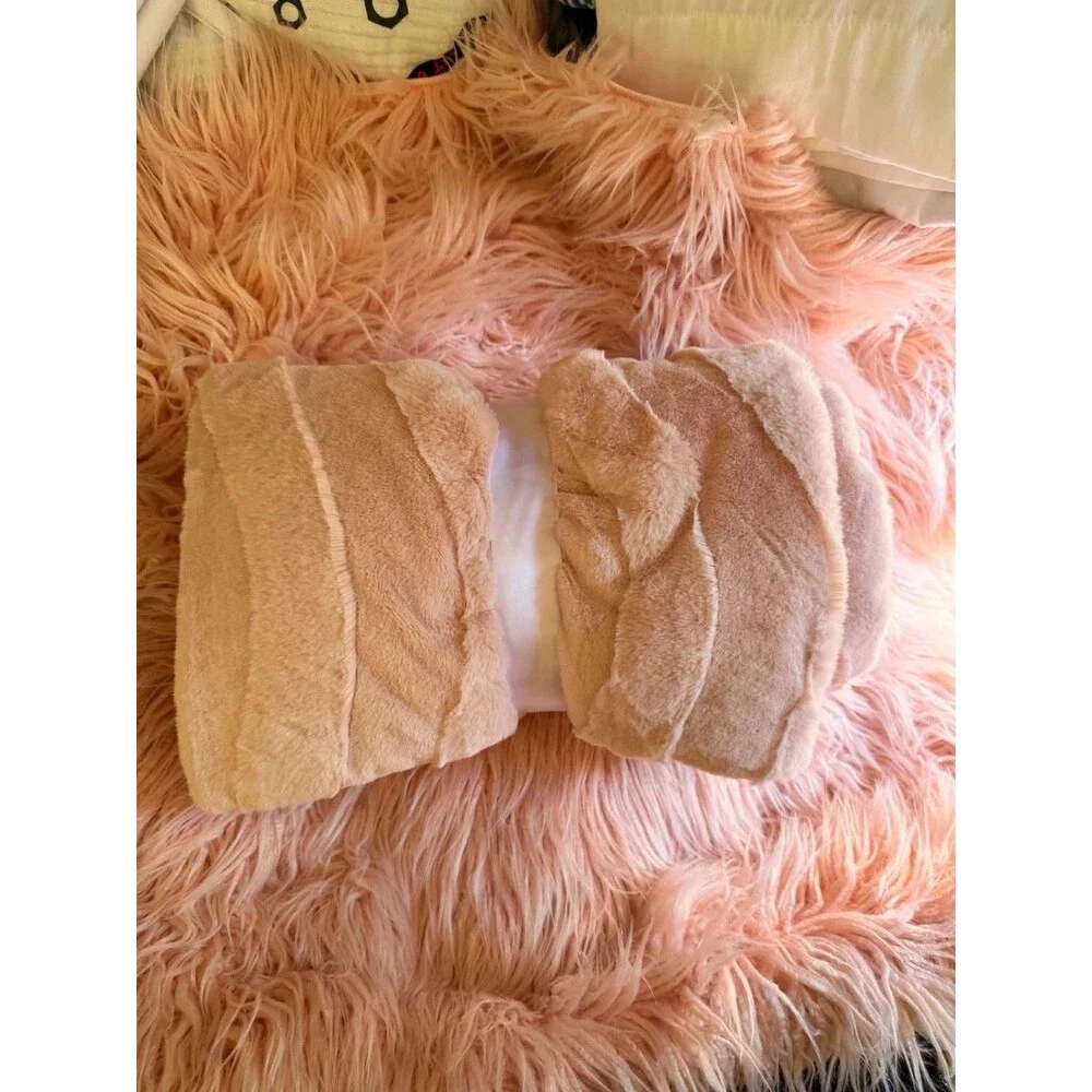 Pillowfort Pink Wave Kids Plush Throw Blanket New Without Tags
